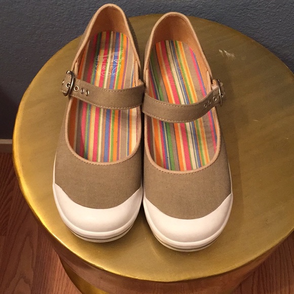 dansko vegan canvas shoes